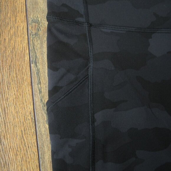 Lululemon Invigorate tight size 6 *EUC - Picture 11 of 13